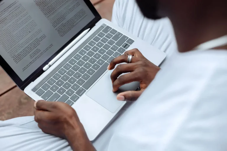 ChatGPT correcteur : bien l&rsquo;utiliser pour corriger un texte