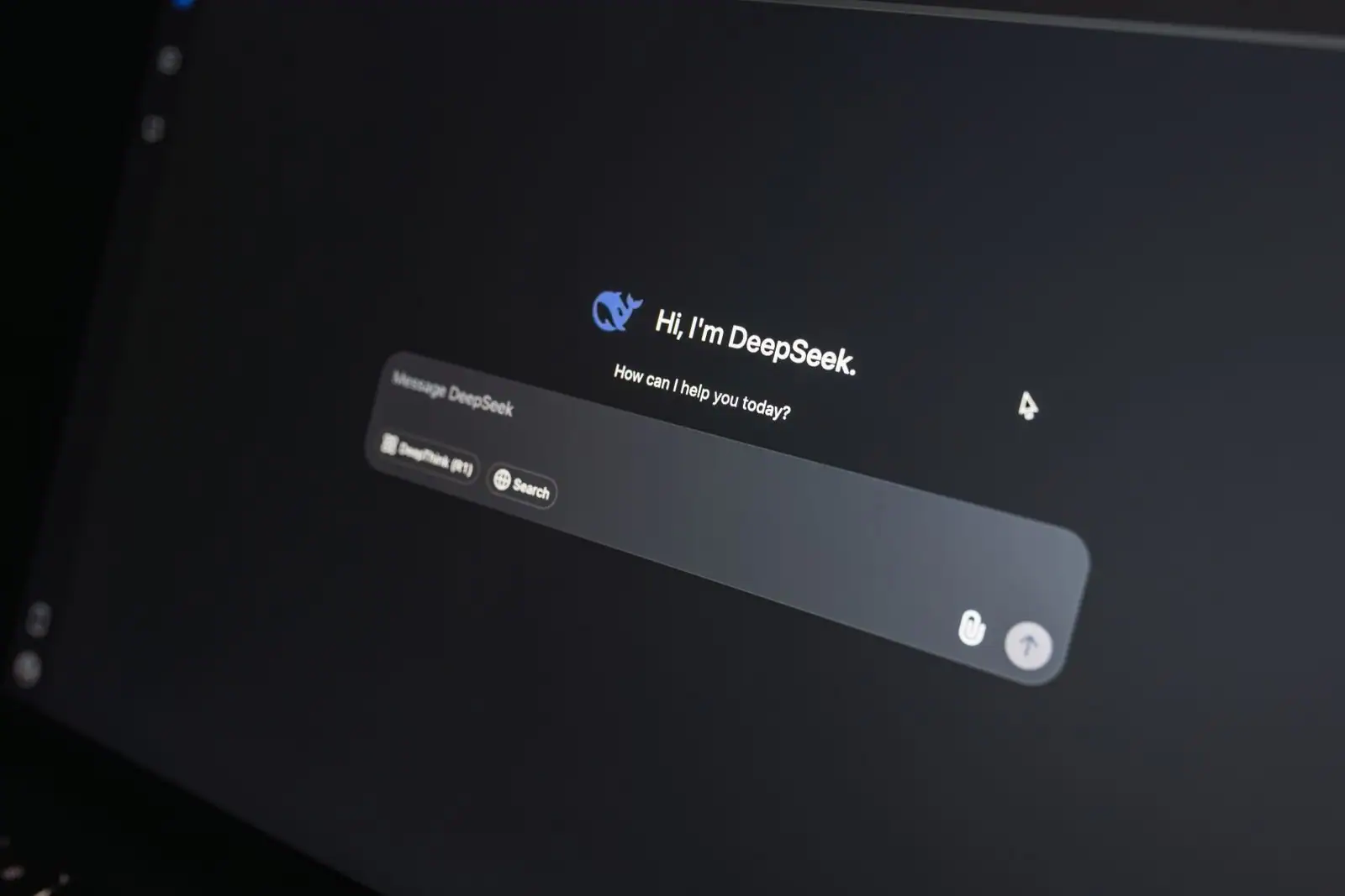 Écran affichant l'interface de chat d'une intelligence artificielle conversationnelle
