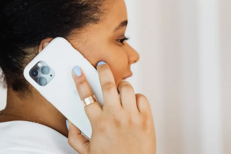 iPhone : son de l&rsquo;appel seulement en haut-parleur, que faire