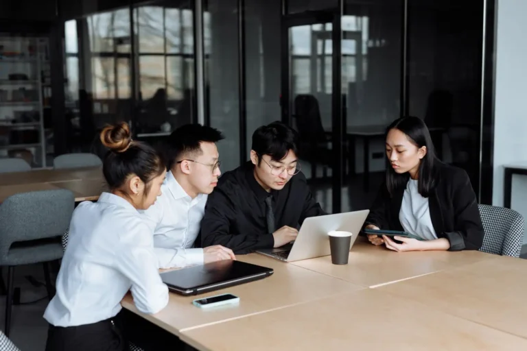 Outil collaboratif en entreprise : lequel choisir, et comment